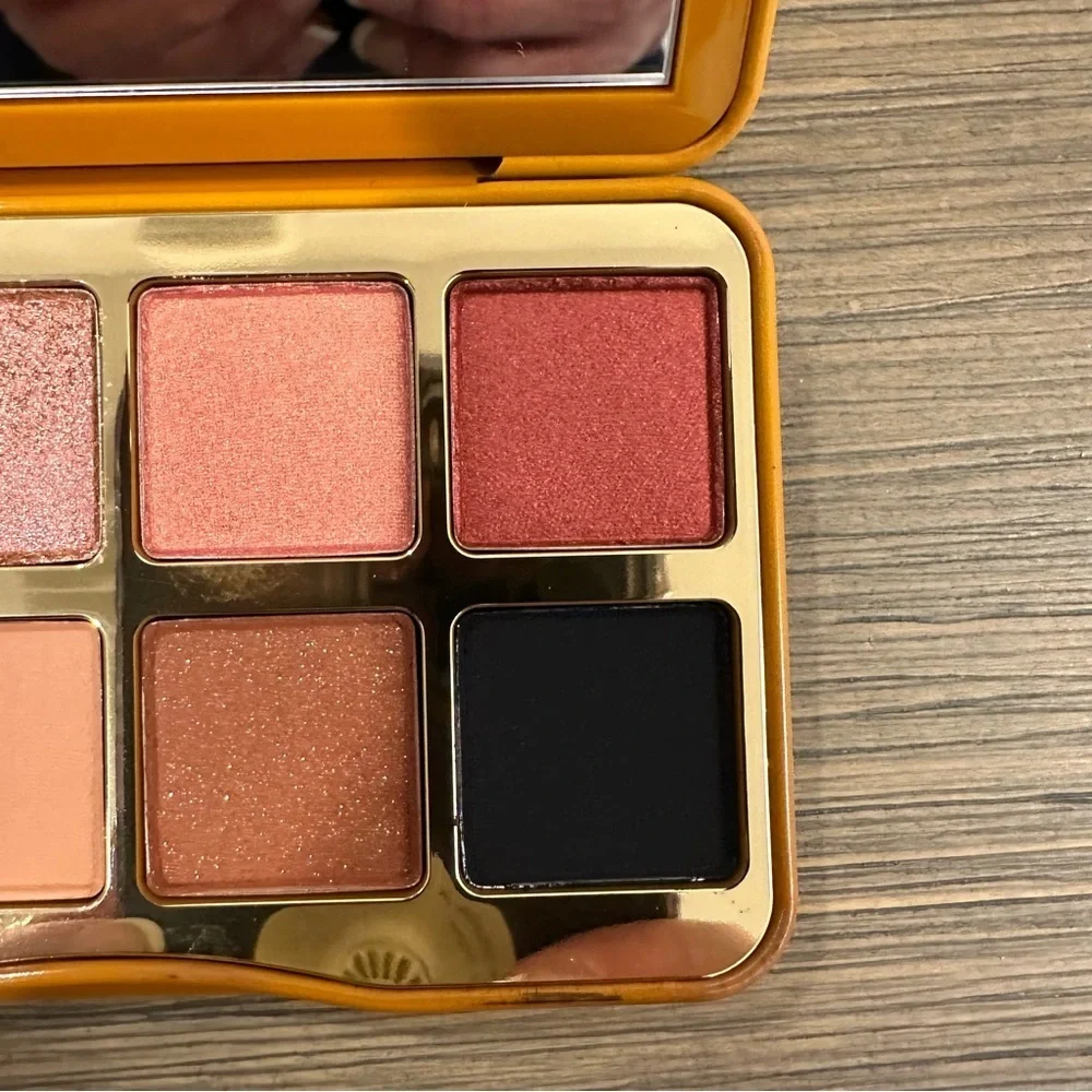 Too Faced On The Fly Eyeshadow Palette Kitty Likes To Scratch - NEW IN BOX